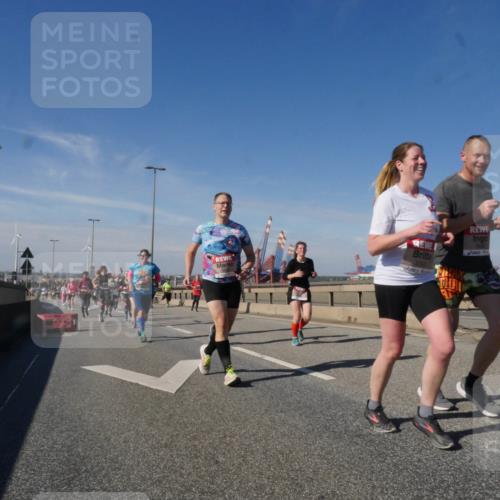 03.10.2025 - Köhlbrandbrückenlauf Matties Gatica Varas http://msf.ph/oto/9002336 03.10.2025 12:55:49 Position 2 5350, 118 meine-sportfotos.de