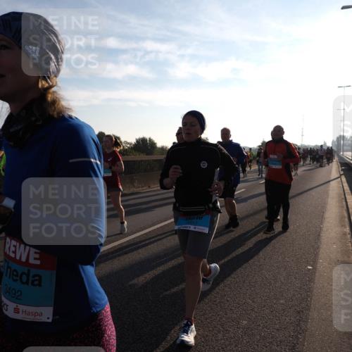 03.10.2025 - Köhlbrandbrückenlauf Fabian Wolf http://msf.ph/oto/9002337 03.10.2025 09:17:56 Position 3 3492, 3493 meine-sportfotos.de