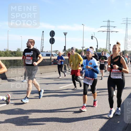03.10.2025 - Köhlbrandbrückenlauf Julia Fischer http://msf.ph/oto/9002338 03.10.2025 12:19:51 Position 3 6129, 4883, 6128 meine-sportfotos.de