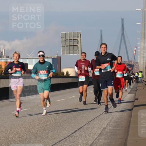 03.10.2025 - Köhlbrandbrückenlauf Luisa Fischer http://msf.ph/oto/9002340 03.10.2025 10:44:14 Position 3 1421, 1275 meine-sportfotos.de