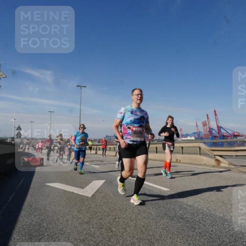 03.10.2025 - Köhlbrandbrückenlauf Matties Gatica Varas http://msf.ph/oto/9002345 03.10.2025 12:55:49 Position 2 5649 meine-sportfotos.de