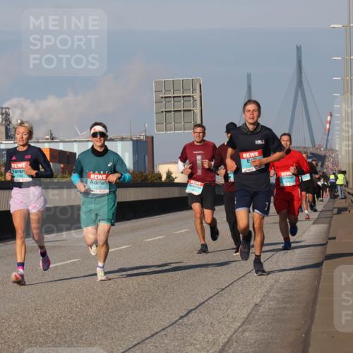 03.10.2025 - Köhlbrandbrückenlauf Luisa Fischer http://msf.ph/oto/9002346 03.10.2025 10:44:15 Position 3 1086, 1275, 1000 meine-sportfotos.de