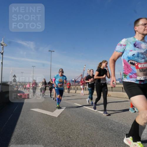 03.10.2025 - Köhlbrandbrückenlauf Matties Gatica Varas http://msf.ph/oto/9002355 03.10.2025 12:55:50 Position 2 111, 5649 meine-sportfotos.de