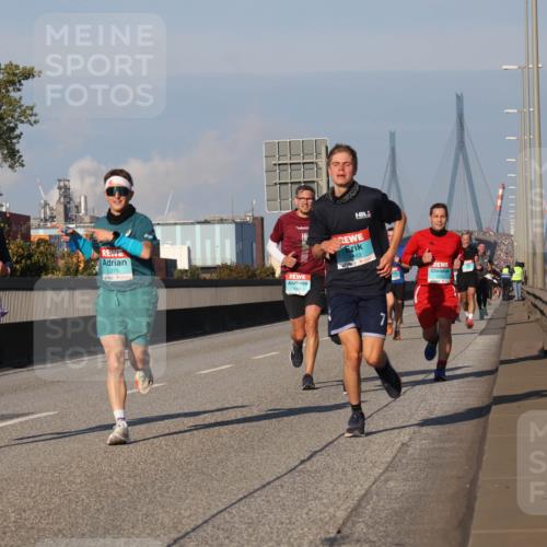 03.10.2025 - Köhlbrandbrückenlauf Luisa Fischer http://msf.ph/oto/9002363 03.10.2025 10:44:16 Position 3 086, 1275, 3143 meine-sportfotos.de