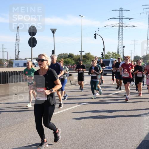 03.10.2025 - Köhlbrandbrückenlauf Julia Fischer http://msf.ph/oto/9002378 03.10.2025 12:19:57 Position 3 78, 6474 meine-sportfotos.de