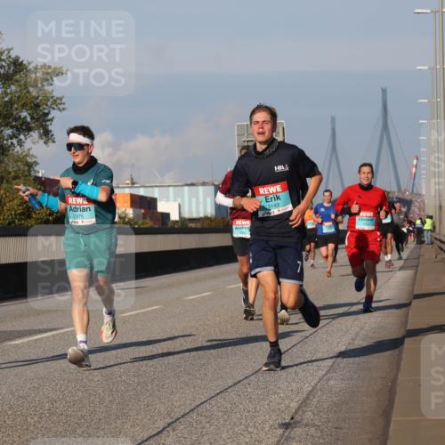 03.10.2025 - Köhlbrandbrückenlauf Luisa Fischer http://msf.ph/oto/9002379 03.10.2025 10:44:16 Position 3 1086, 1275, 3143, 1000 meine-sportfotos.de