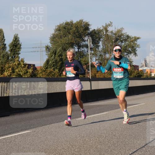 03.10.2025 - Köhlbrandbrückenlauf Luisa Fischer http://msf.ph/oto/9002391 03.10.2025 10:44:17 Position 3 1275, 1086, 3143 meine-sportfotos.de