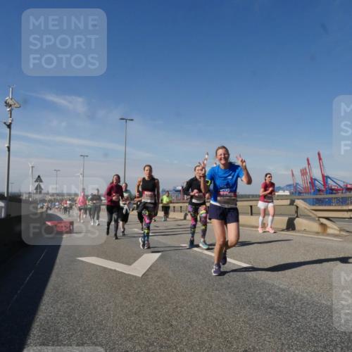 03.10.2025 - Köhlbrandbrückenlauf Matties Gatica Varas http://msf.ph/oto/9002392 03.10.2025 12:55:53 Position 2  meine-sportfotos.de