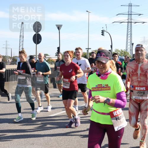 03.10.2025 - Köhlbrandbrückenlauf Julia Fischer http://msf.ph/oto/9002393 03.10.2025 12:19:59 Position 3 6117, 5838, 5929, 6188 meine-sportfotos.de
