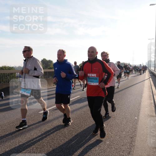 03.10.2025 - Köhlbrandbrückenlauf Fabian Wolf http://msf.ph/oto/9002397 03.10.2025 09:17:57 Position 3 3392, 2891 meine-sportfotos.de