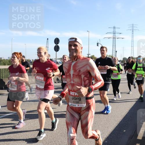 03.10.2025 - Köhlbrandbrückenlauf Julia Fischer http://msf.ph/oto/9002404 03.10.2025 12:20:00 Position 3 5838, 5214, 6188 meine-sportfotos.de