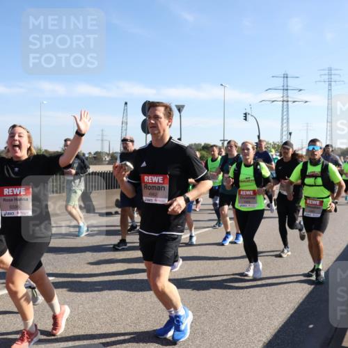 03.10.2025 - Köhlbrandbrückenlauf Julia Fischer http://msf.ph/oto/9002413 03.10.2025 12:20:01 Position 3 6596, 4962 meine-sportfotos.de