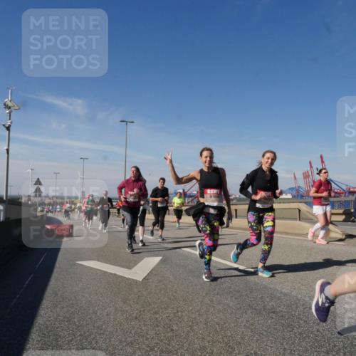 03.10.2025 - Köhlbrandbrückenlauf Matties Gatica Varas http://msf.ph/oto/9002414 03.10.2025 12:55:54 Position 2 4615, 5500 meine-sportfotos.de