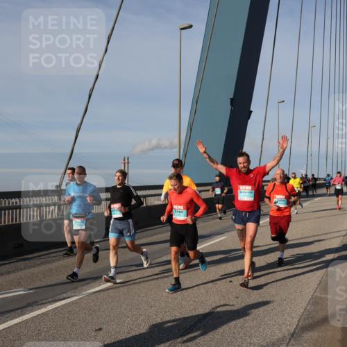 03.10.2025 - Köhlbrandbrückenlauf Julia Fischer http://msf.ph/oto/9002422 03.10.2025 09:41:40 Position 2 1273 meine-sportfotos.de