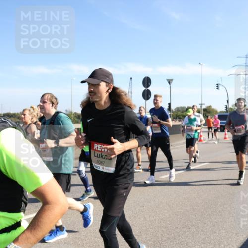 03.10.2025 - Köhlbrandbrückenlauf Julia Fischer http://msf.ph/oto/9002424 03.10.2025 12:20:03 Position 3 5087 meine-sportfotos.de