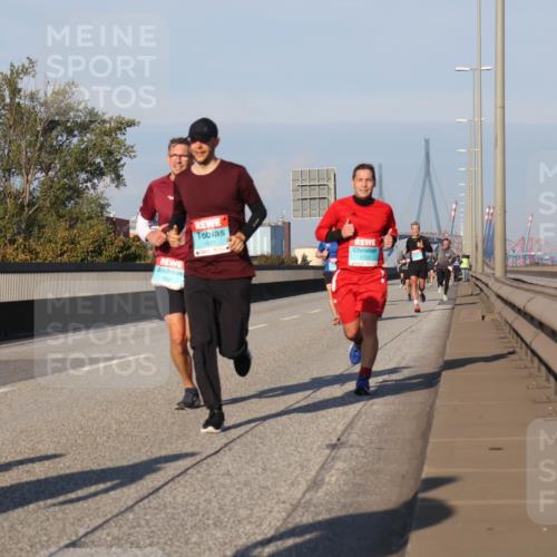 03.10.2025 - Köhlbrandbrückenlauf Luisa Fischer http://msf.ph/oto/9002428 03.10.2025 10:44:19 Position 3 1421, 3705 meine-sportfotos.de