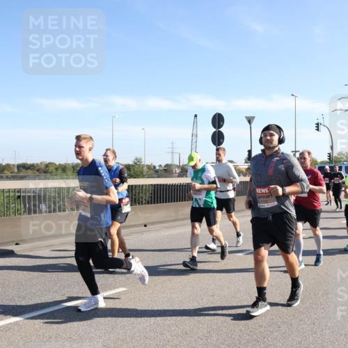 03.10.2025 - Köhlbrandbrückenlauf Julia Fischer http://msf.ph/oto/9002439 03.10.2025 12:20:04 Position 3 5132 meine-sportfotos.de