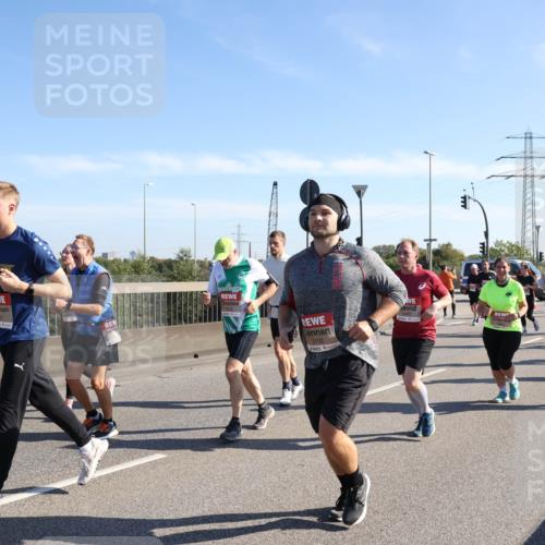 03.10.2025 - Köhlbrandbrückenlauf Julia Fischer http://msf.ph/oto/9002445 03.10.2025 12:20:04 Position 3 5132 meine-sportfotos.de