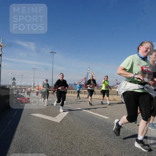 03.10.2025 - Köhlbrandbrückenlauf Matties Gatica Varas http://msf.ph/oto/9002451 03.10.2025 12:55:57 Position 2 4120 meine-sportfotos.de