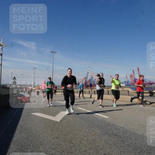 03.10.2025 - Köhlbrandbrückenlauf Matties Gatica Varas http://msf.ph/oto/9002454 03.10.2025 12:55:57 Position 2  meine-sportfotos.de