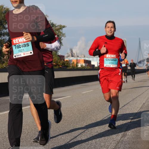 03.10.2025 - Köhlbrandbrückenlauf Luisa Fischer http://msf.ph/oto/9002458 03.10.2025 10:44:20 Position 3 1421, 3705 meine-sportfotos.de