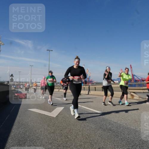 03.10.2025 - Köhlbrandbrückenlauf Matties Gatica Varas http://msf.ph/oto/9002465 03.10.2025 12:55:57 Position 2  meine-sportfotos.de