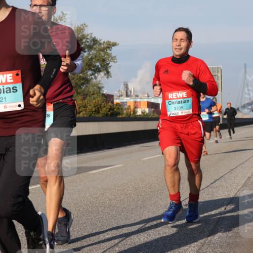 03.10.2025 - Köhlbrandbrückenlauf Luisa Fischer http://msf.ph/oto/9002466 03.10.2025 10:44:21 Position 3 1421, 3705 meine-sportfotos.de