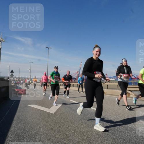 03.10.2025 - Köhlbrandbrückenlauf Matties Gatica Varas http://msf.ph/oto/9002469 03.10.2025 12:55:58 Position 2  meine-sportfotos.de