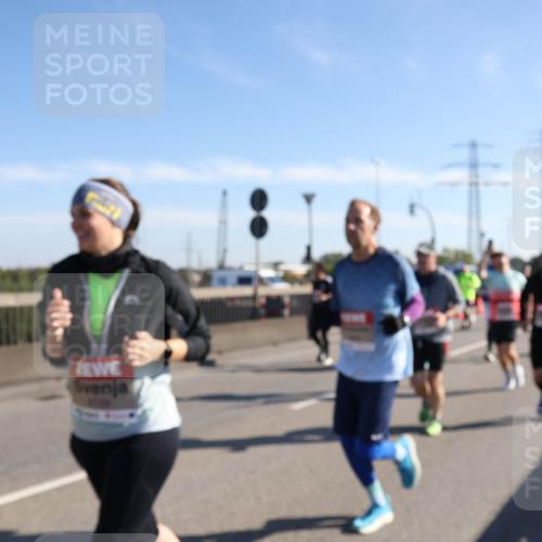 03.10.2025 - Köhlbrandbrückenlauf Julia Fischer http://msf.ph/oto/9002476 03.10.2025 12:20:06 Position 3  meine-sportfotos.de