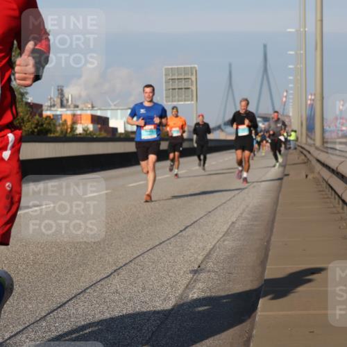 03.10.2025 - Köhlbrandbrückenlauf Luisa Fischer http://msf.ph/oto/9002481 03.10.2025 10:44:22 Position 3 3705 meine-sportfotos.de