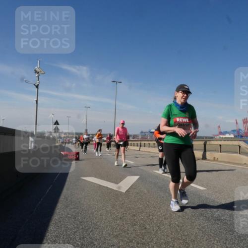 03.10.2025 - Köhlbrandbrückenlauf Matties Gatica Varas http://msf.ph/oto/9002486 03.10.2025 12:55:59 Position 2  meine-sportfotos.de