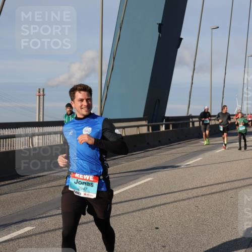 03.10.2025 - Köhlbrandbrückenlauf Julia Fischer http://msf.ph/oto/9002487 03.10.2025 09:41:56 Position 2 2947 meine-sportfotos.de