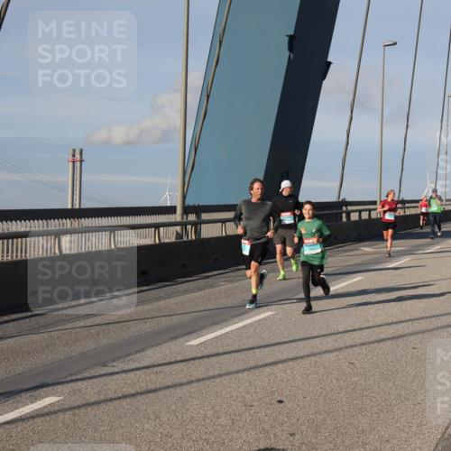 03.10.2025 - Köhlbrandbrückenlauf Julia Fischer http://msf.ph/oto/9002491 03.10.2025 09:41:59 Position 2  meine-sportfotos.de