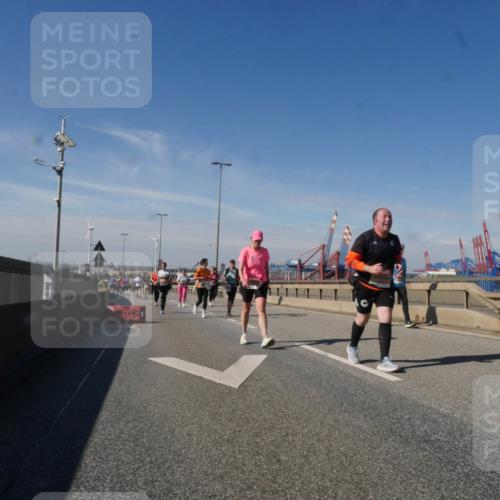 03.10.2025 - Köhlbrandbrückenlauf Matties Gatica Varas http://msf.ph/oto/9002496 03.10.2025 12:56:00 Position 2  meine-sportfotos.de