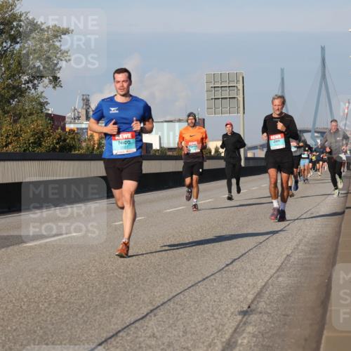 03.10.2025 - Köhlbrandbrückenlauf Luisa Fischer http://msf.ph/oto/9002507 03.10.2025 10:44:23 Position 3 3181 meine-sportfotos.de