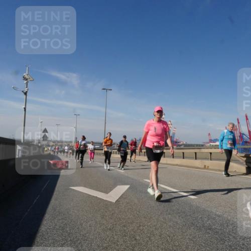 03.10.2025 - Köhlbrandbrückenlauf Matties Gatica Varas http://msf.ph/oto/9002519 03.10.2025 12:56:01 Position 2  meine-sportfotos.de