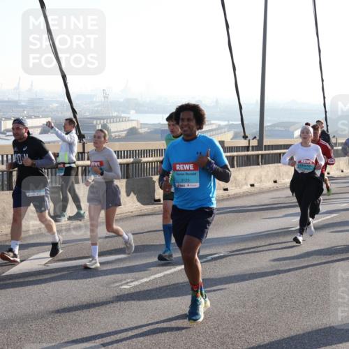 03.10.2025 - Köhlbrandbrückenlauf Julia Fischer http://msf.ph/oto/9002522 03.10.2025 09:27:24 Position 1 3123 meine-sportfotos.de