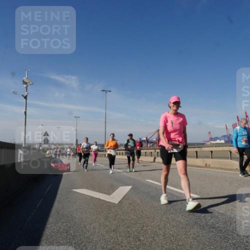 03.10.2025 - Köhlbrandbrückenlauf Matties Gatica Varas http://msf.ph/oto/9002527 03.10.2025 12:56:02 Position 2  meine-sportfotos.de
