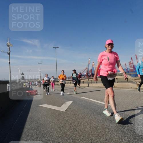 03.10.2025 - Köhlbrandbrückenlauf Matties Gatica Varas http://msf.ph/oto/9002533 03.10.2025 12:56:02 Position 2 6140 meine-sportfotos.de