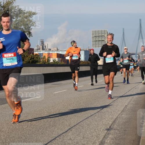 03.10.2025 - Köhlbrandbrückenlauf Luisa Fischer http://msf.ph/oto/9002542 03.10.2025 10:44:24 Position 3 3181 meine-sportfotos.de