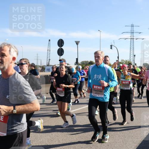 03.10.2025 - Köhlbrandbrückenlauf Julia Fischer http://msf.ph/oto/9002543 03.10.2025 12:20:19 Position 3 6544, 758, 6537 meine-sportfotos.de