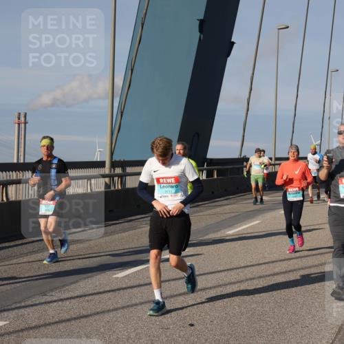 03.10.2025 - Köhlbrandbrückenlauf Julia Fischer http://msf.ph/oto/9002555 03.10.2025 09:42:16 Position 2 3111 meine-sportfotos.de