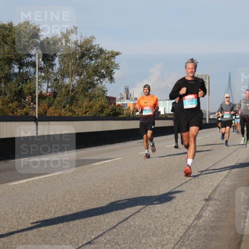 03.10.2025 - Köhlbrandbrückenlauf Luisa Fischer http://msf.ph/oto/9002564 03.10.2025 10:44:26 Position 3  meine-sportfotos.de