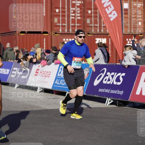 03.10.2025 - Köhlbrandbrückenlauf Michael Burmester http://msf.ph/oto/9002566 03.10.2025 10:05:48 Ziel 1092, 1132, 1242, 1424, 1428, 1962, 2913, 3053, 3333, 3579 meine-sportfotos.de