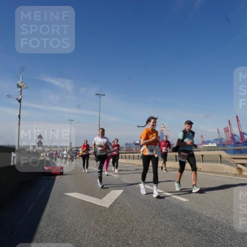 03.10.2025 - Köhlbrandbrückenlauf Matties Gatica Varas http://msf.ph/oto/9002569 03.10.2025 12:56:04 Position 2  meine-sportfotos.de