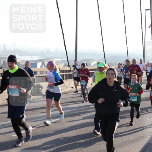 03.10.2025 - Köhlbrandbrückenlauf Julia Fischer http://msf.ph/oto/9002582 03.10.2025 09:27:36 Position 1 1537, 1833, 3499 meine-sportfotos.de