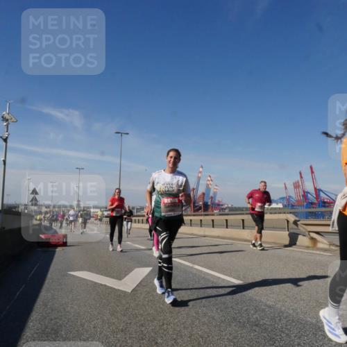 03.10.2025 - Köhlbrandbrückenlauf Matties Gatica Varas http://msf.ph/oto/9002589 03.10.2025 12:56:06 Position 2 5040 meine-sportfotos.de