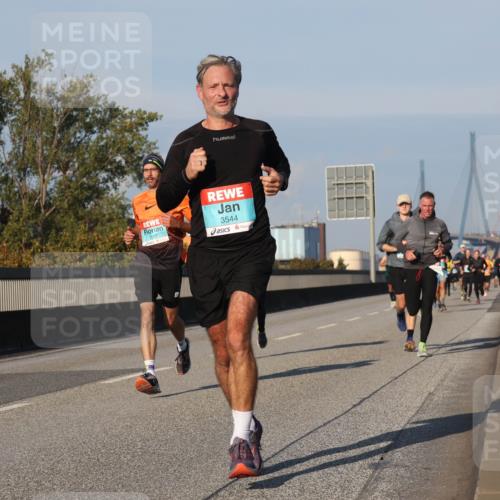 03.10.2025 - Köhlbrandbrückenlauf Luisa Fischer http://msf.ph/oto/9002591 03.10.2025 10:44:27 Position 3 1101, 3544 meine-sportfotos.de