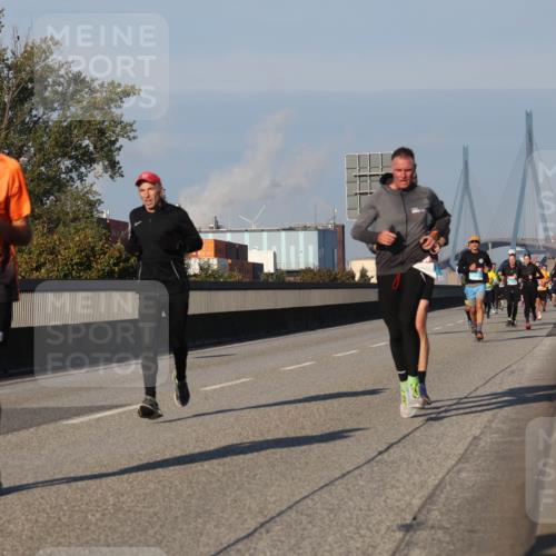 03.10.2025 - Köhlbrandbrückenlauf Luisa Fischer http://msf.ph/oto/9002611 03.10.2025 10:44:28 Position 3 1101 meine-sportfotos.de