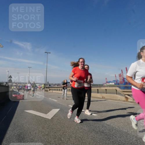 03.10.2025 - Köhlbrandbrückenlauf Matties Gatica Varas http://msf.ph/oto/9002621 03.10.2025 12:56:08 Position 2 6513, 5944, 118 meine-sportfotos.de